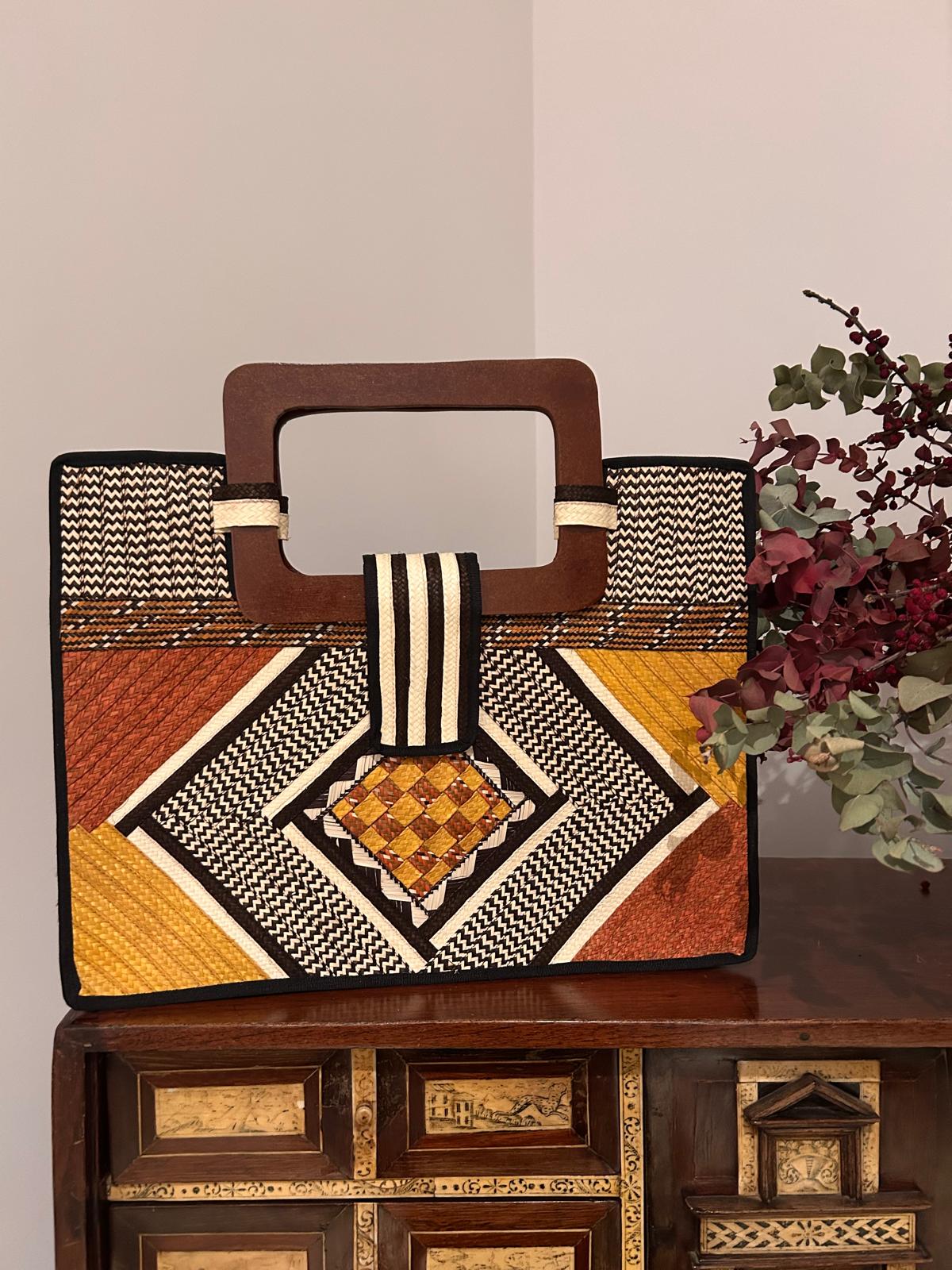 Bolso "Guatapé" asa rectangular 04