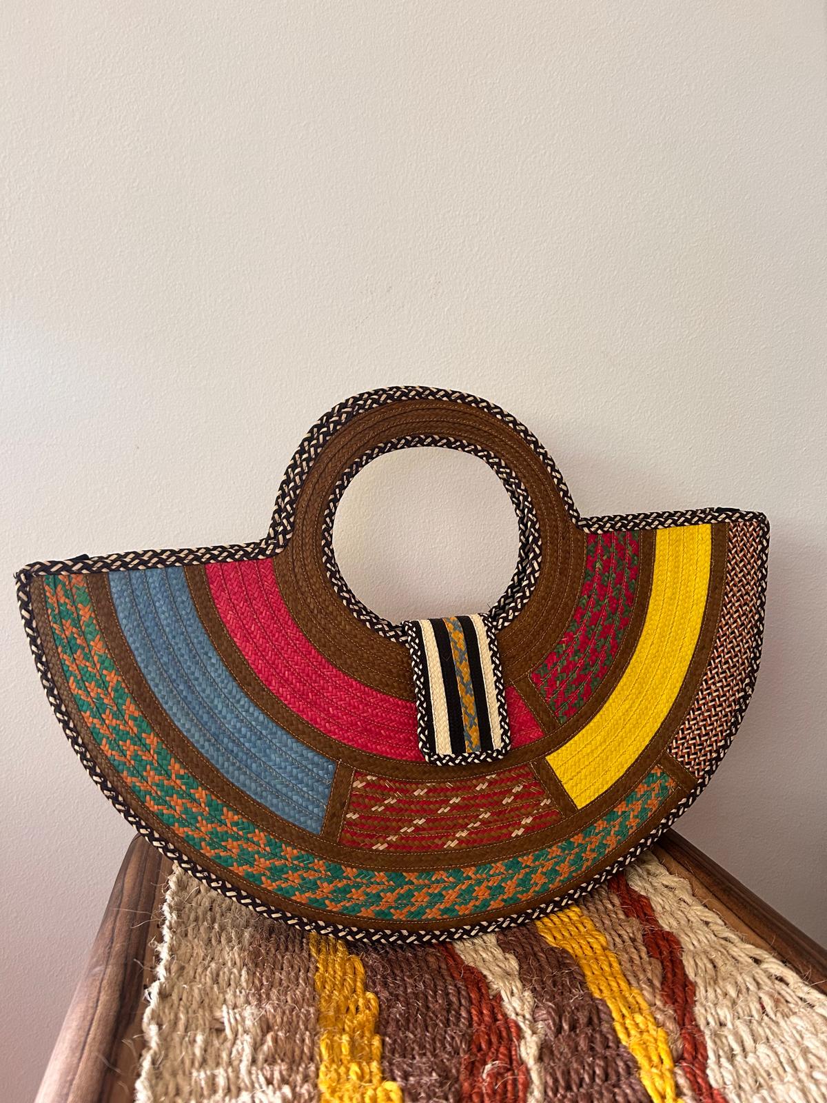 Bolso "Guatapé" fresón con asa tejida 01