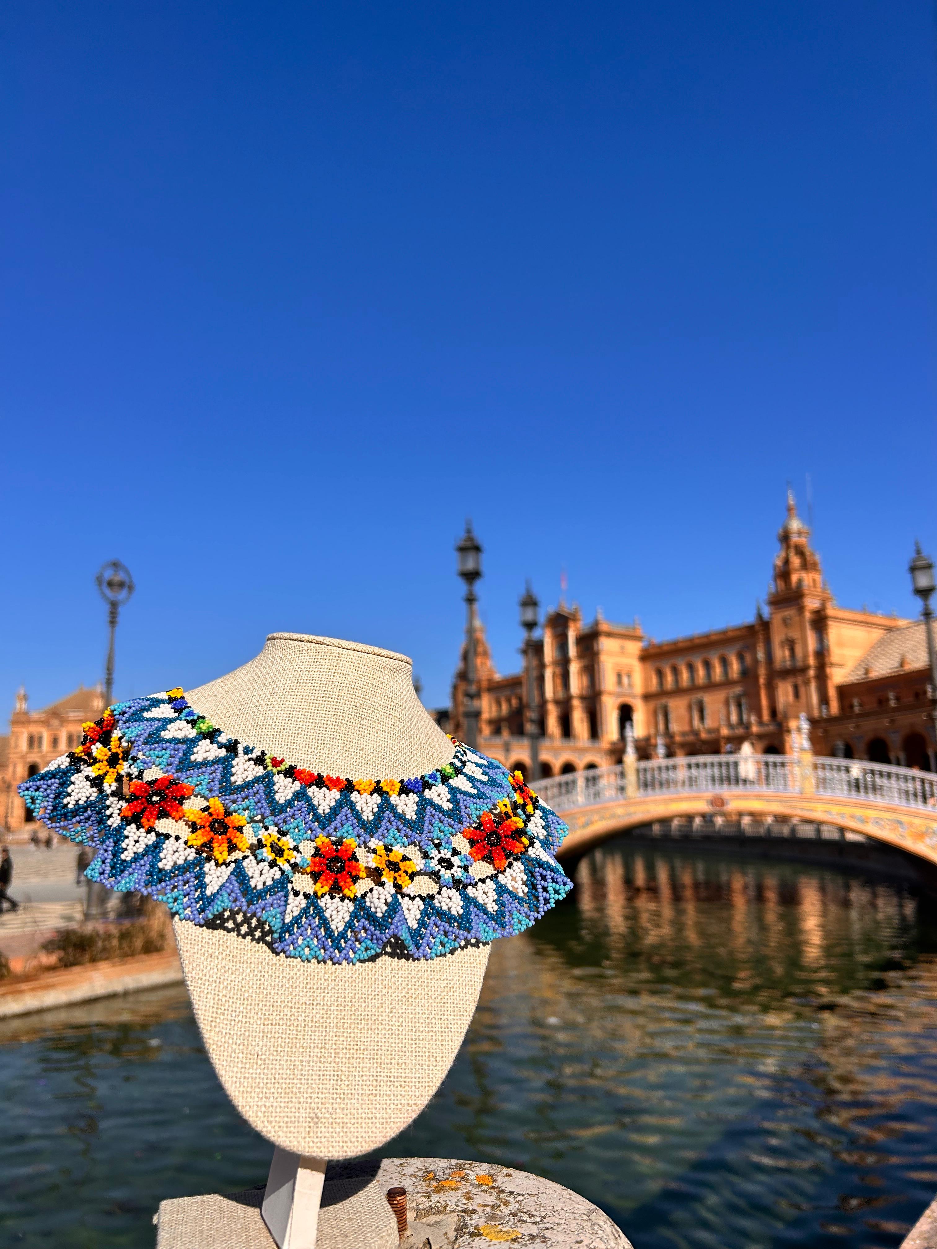 Collar "Babero" azulón