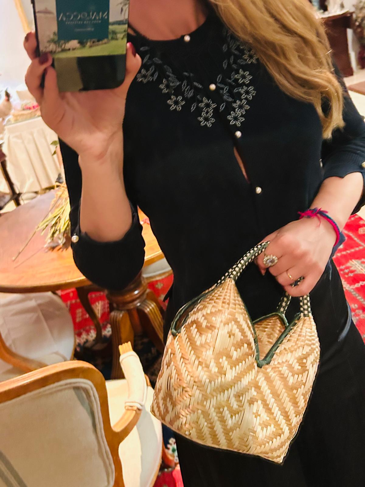 Bolso "Mini Brunita" natural y asa verdosa