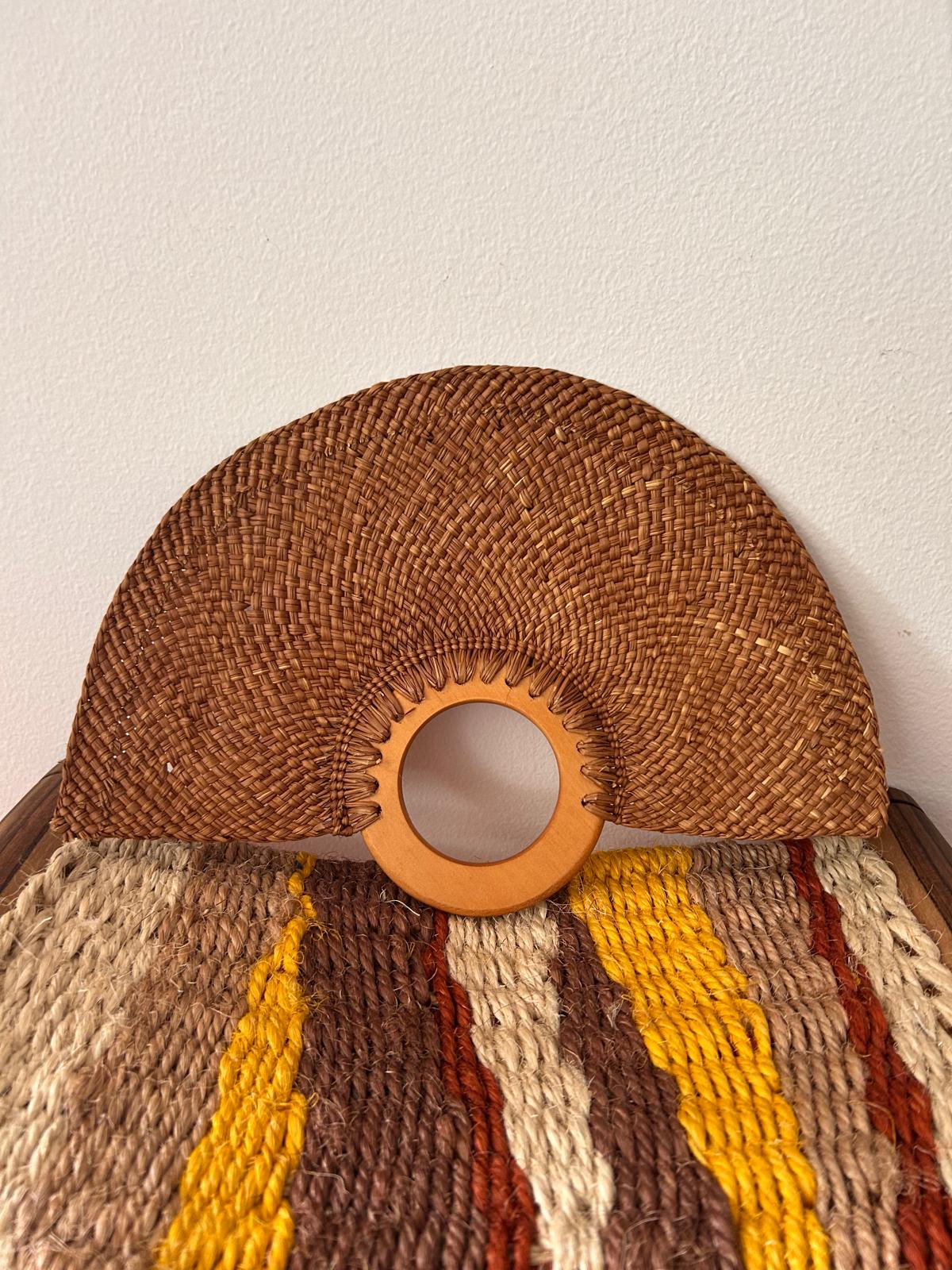 Abanico "Muiscas" marrón