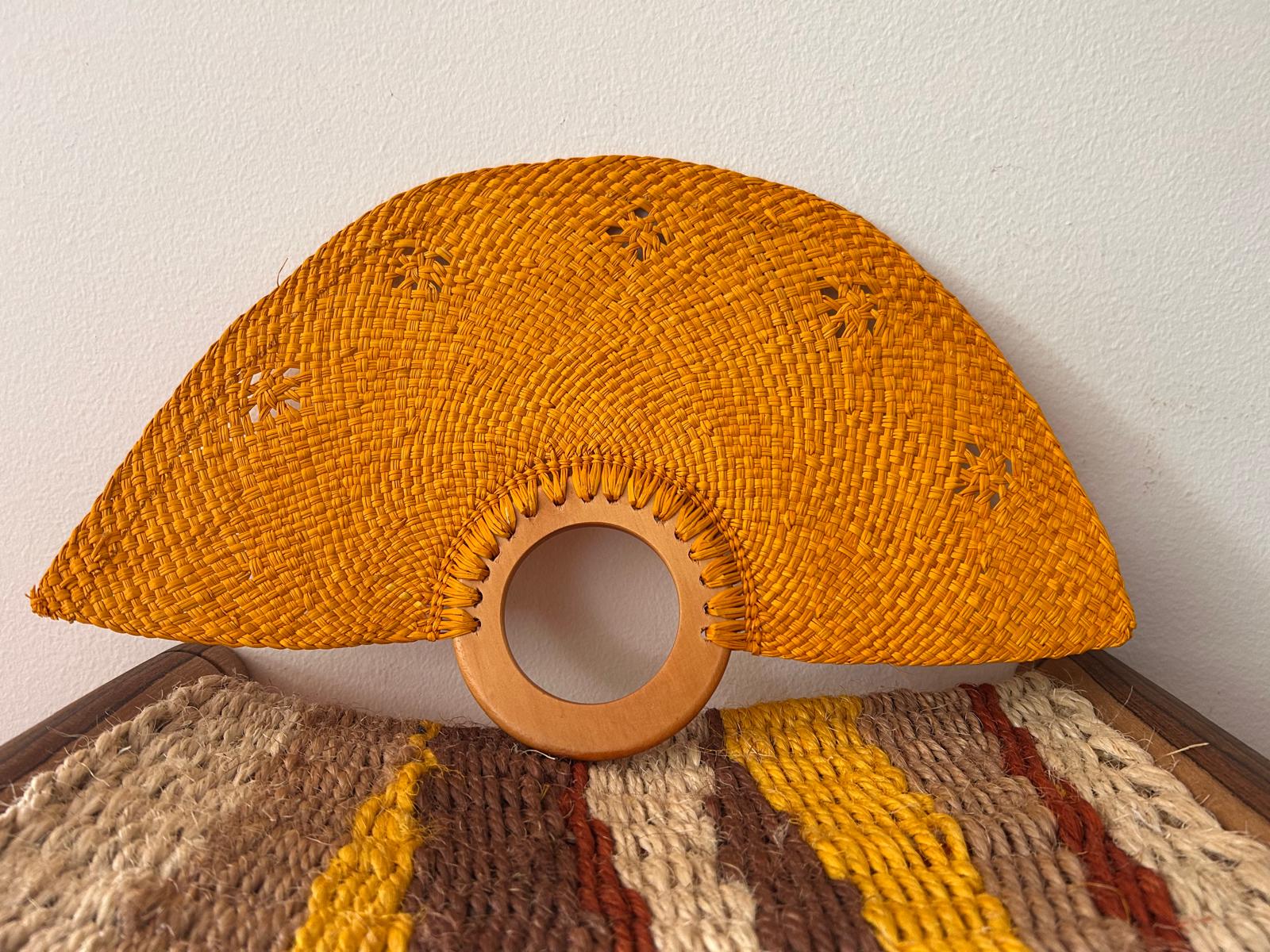 Abanico "Muiscas" mostaza