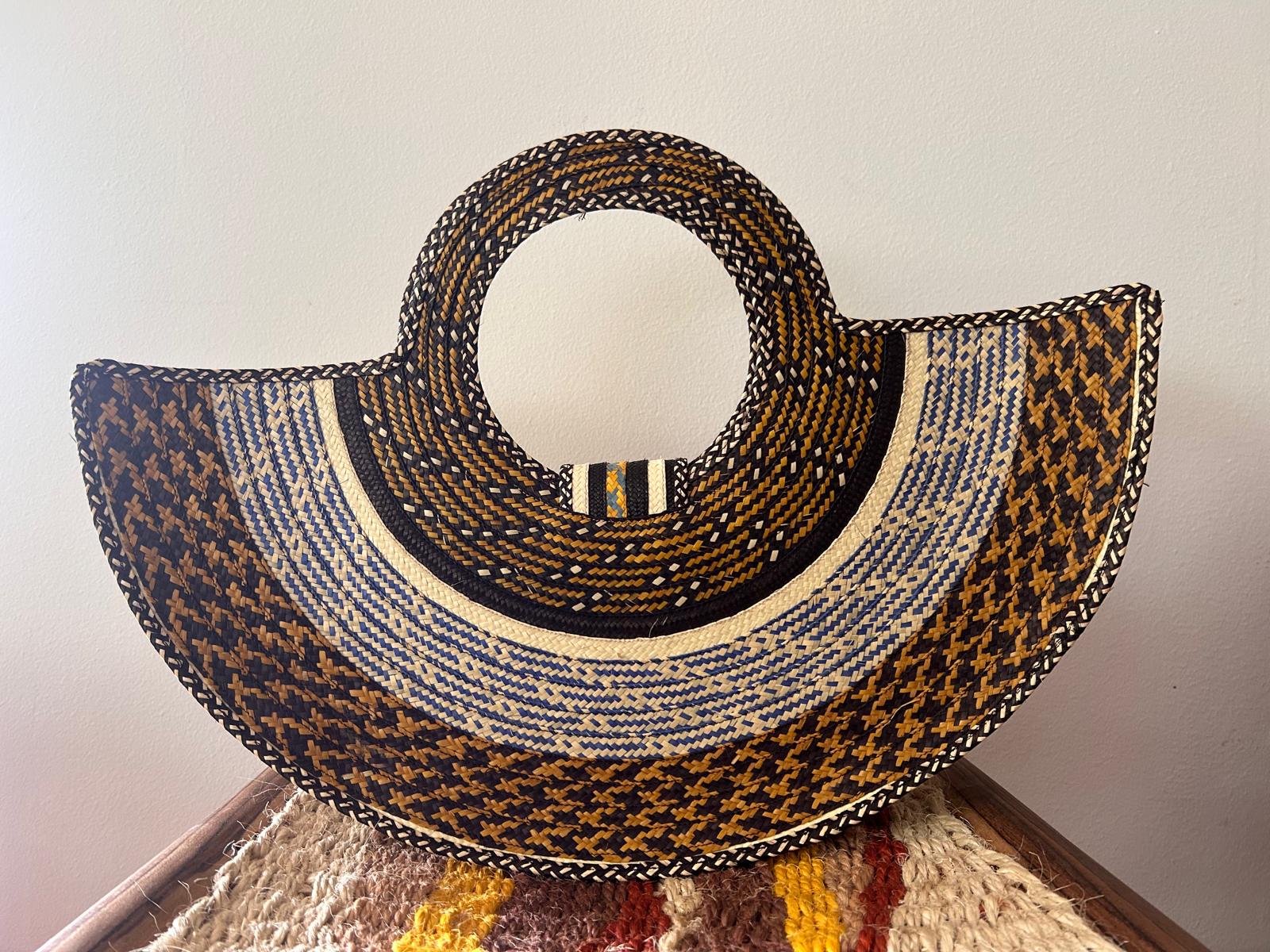 Bolso "Guatapé" fresón con asa tejida 03