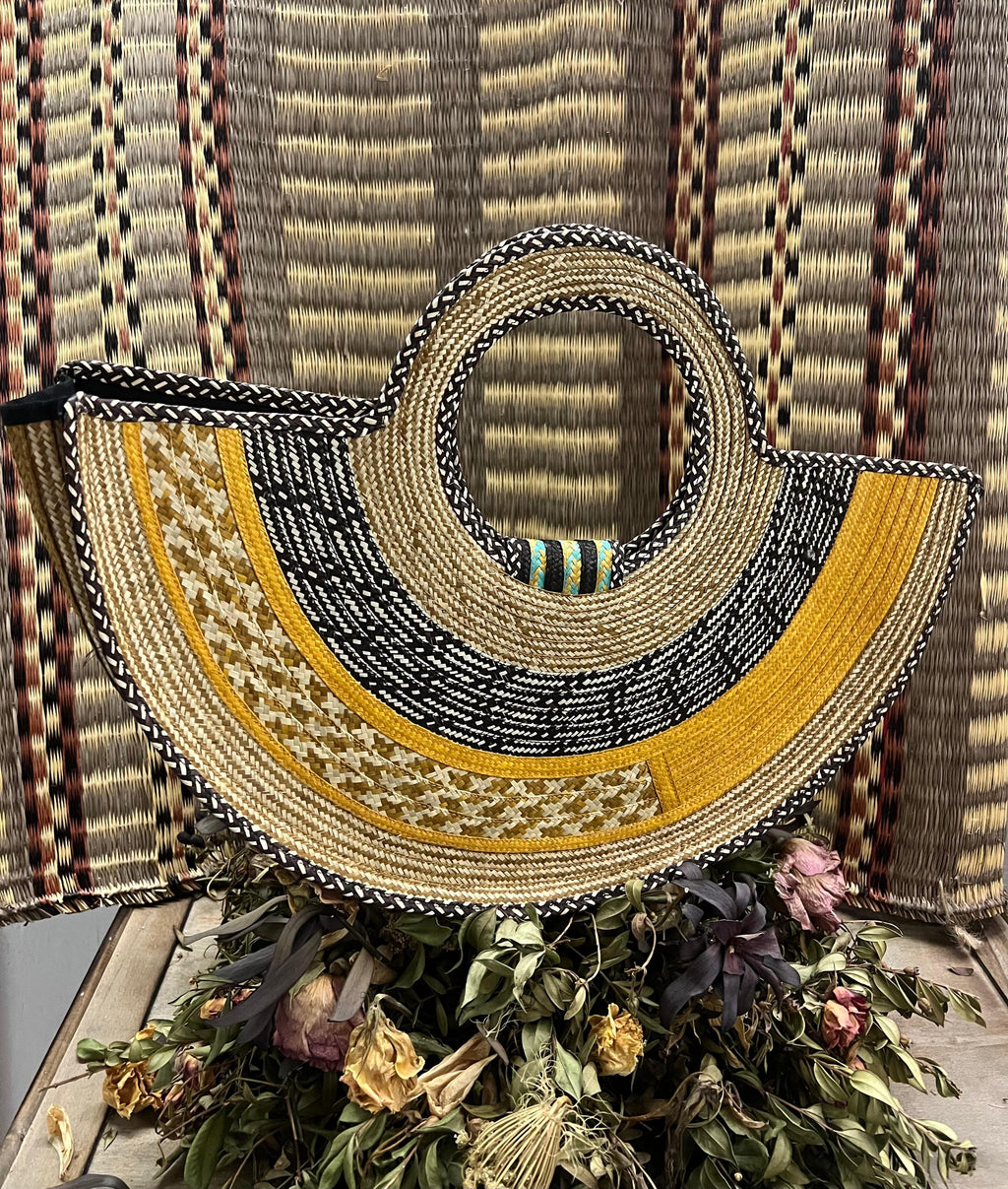 Bolso "Guatapé" fresón con asa tejida 01