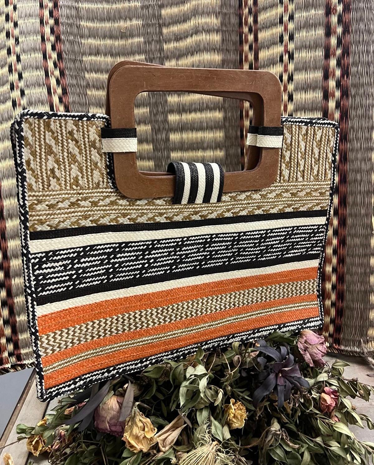 Bolso "Guatapé" asa rectangular azul y rosa 04