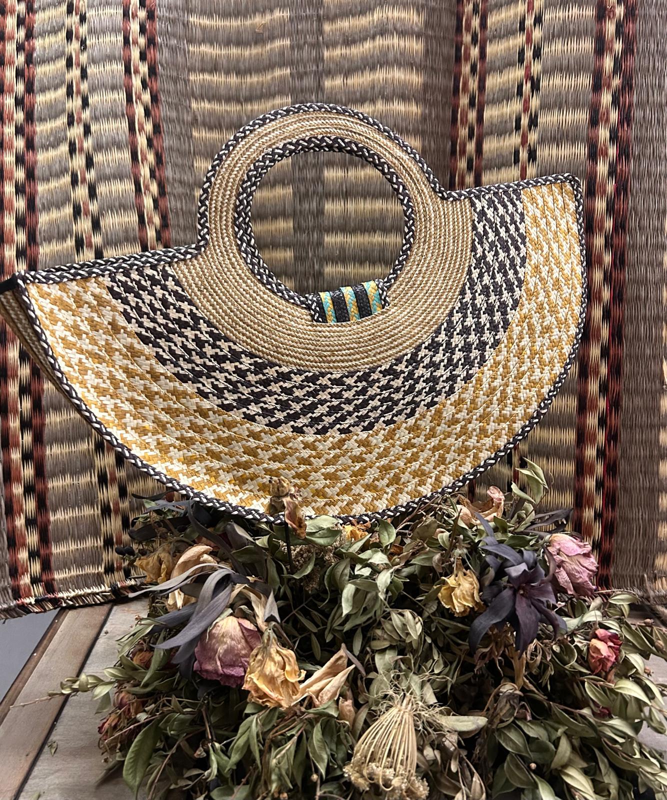 Bolso "Guatapé" fresón con asa tejida 04