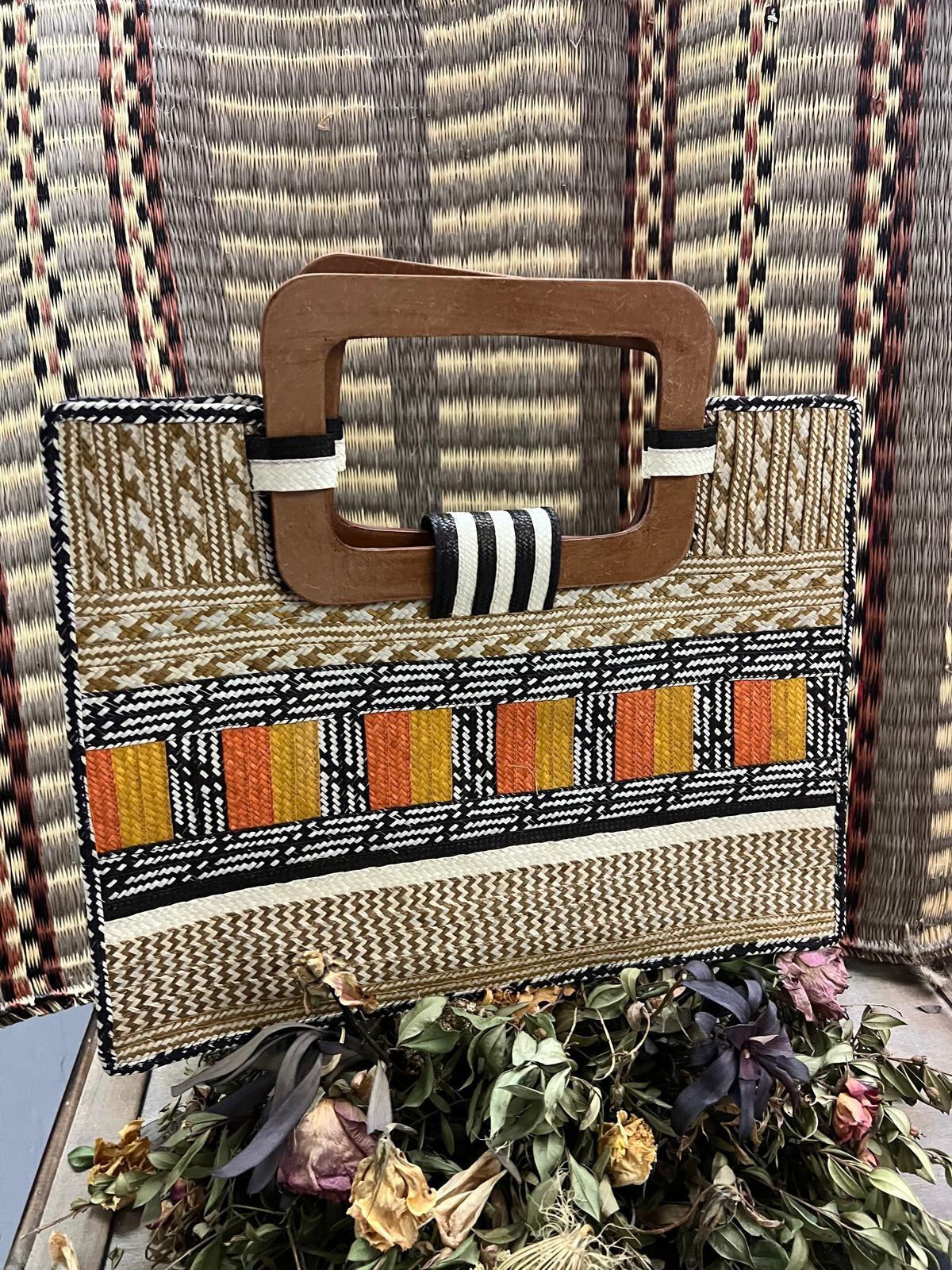 Bolso "Guatapé" asa rectangular azul y rosa 05