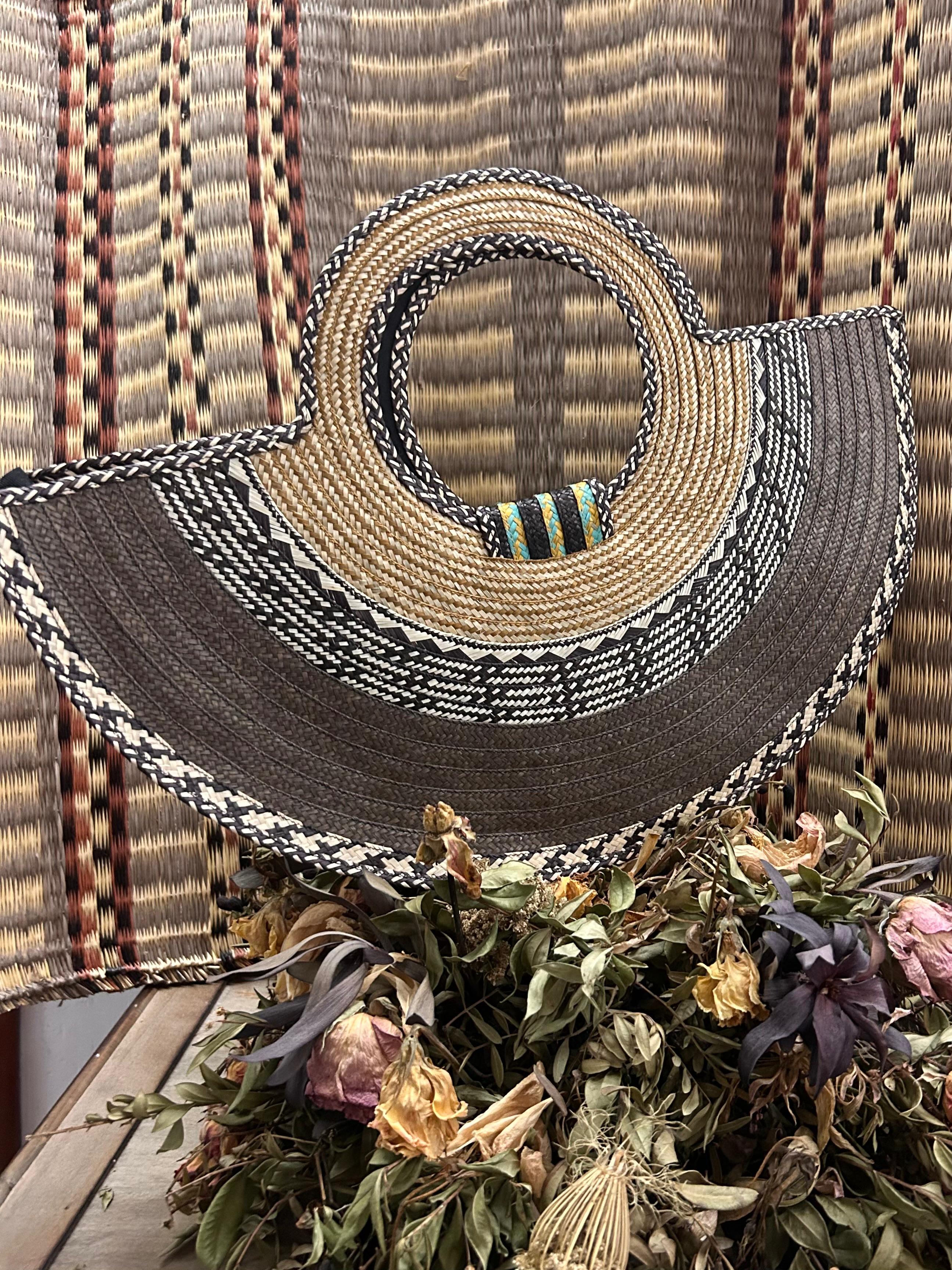 Bolso "Guatapé" fresón con asa tejida 05