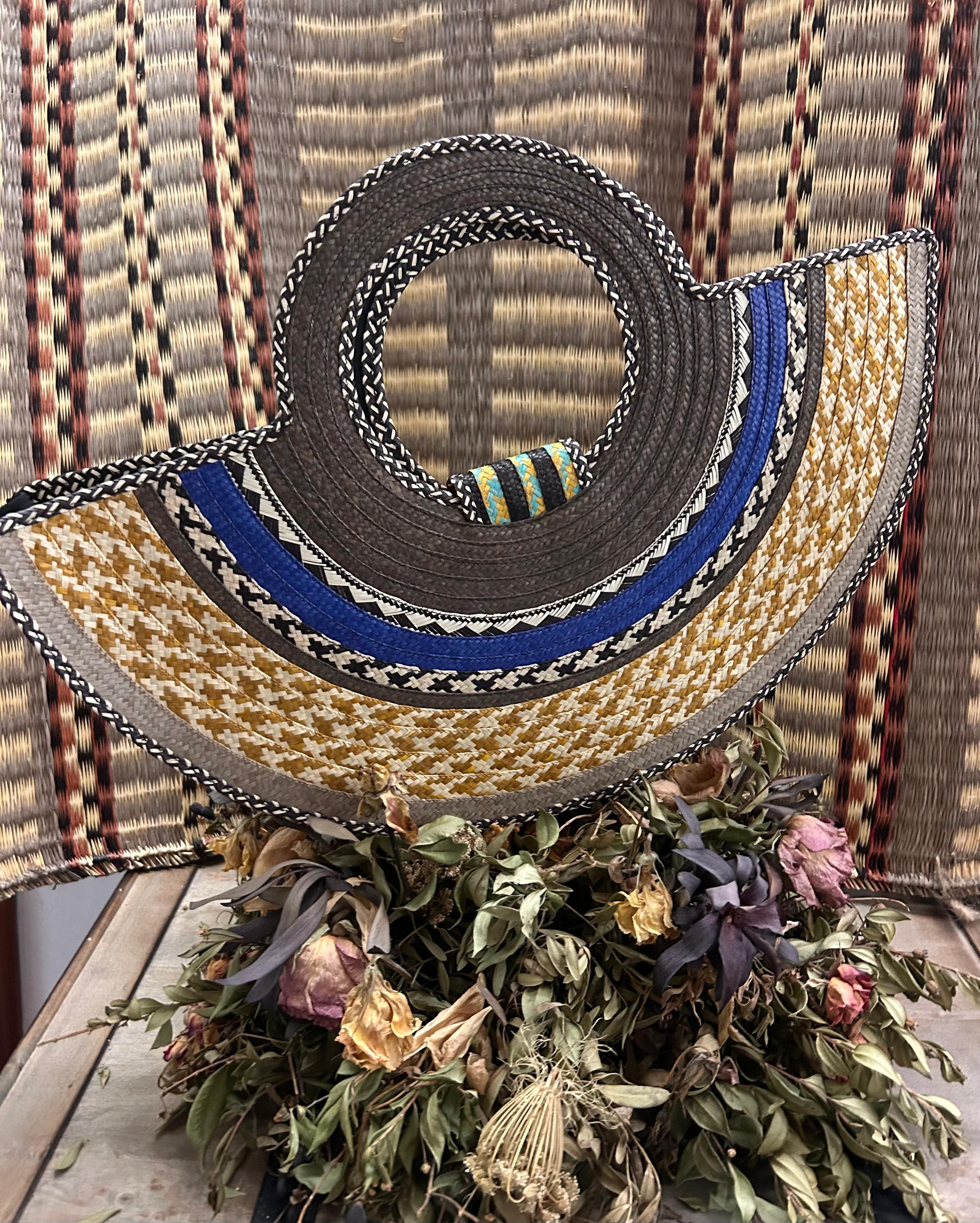 Bolso "Guatapé" fresón con asa tejida 06