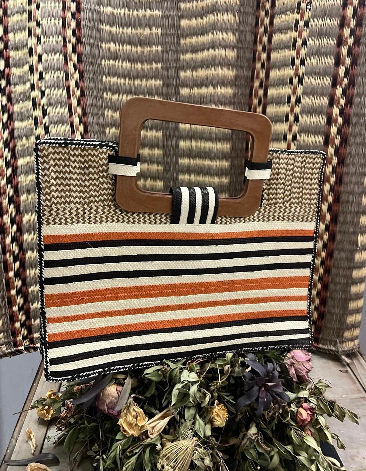Bolso "Guatapé" asa rectangular azul y rosa 08