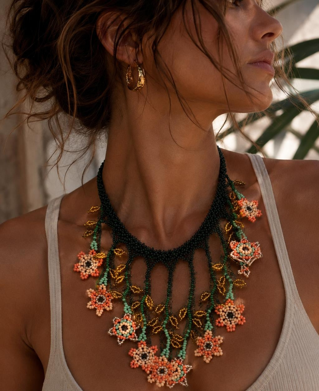 Collar "Cascada de flores" verde