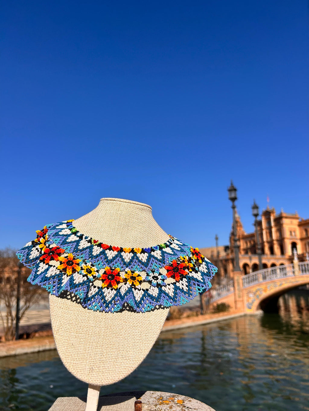 Collar "Babero" azulón