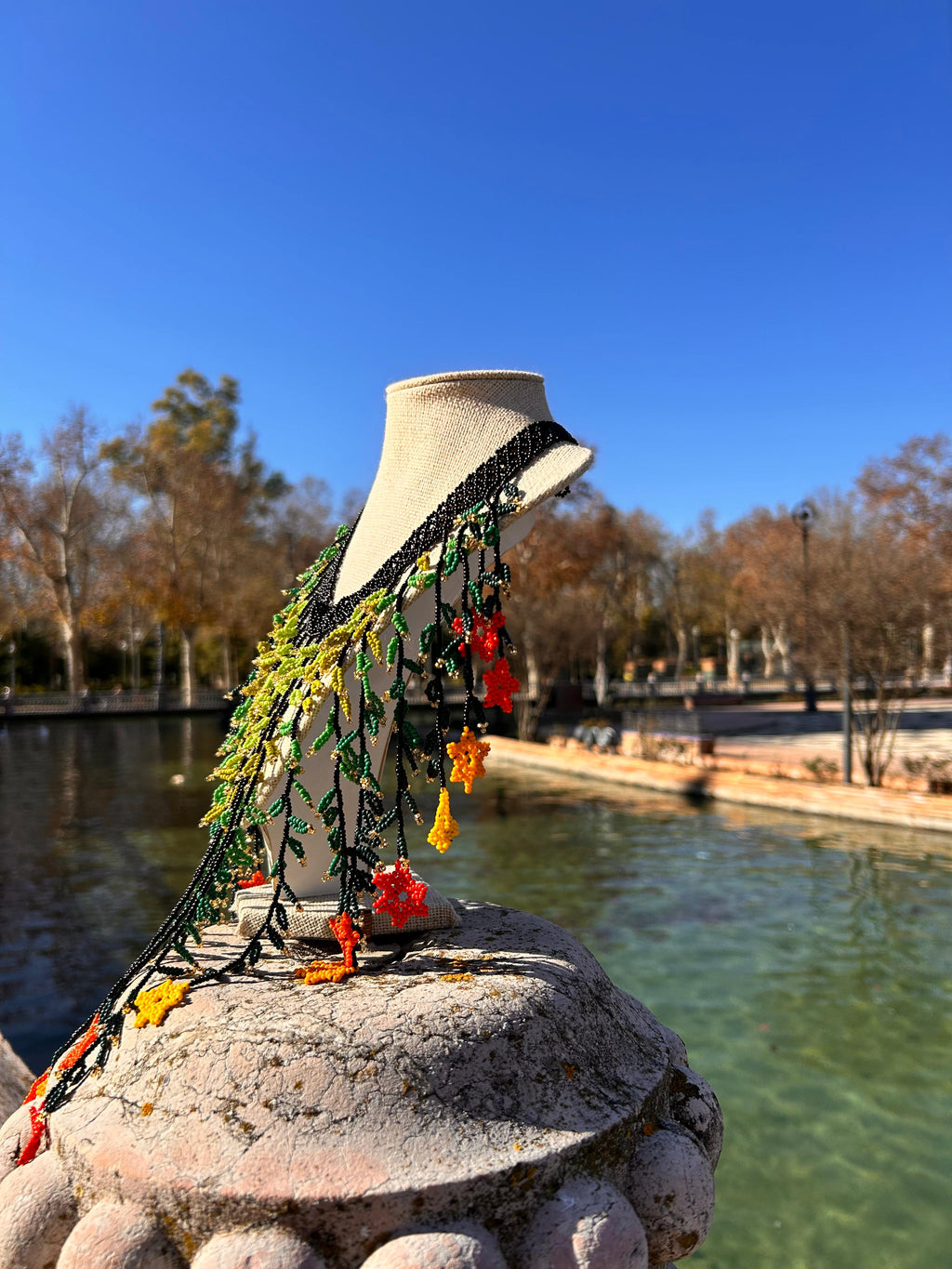 Collar maxi "Cascada de flores"