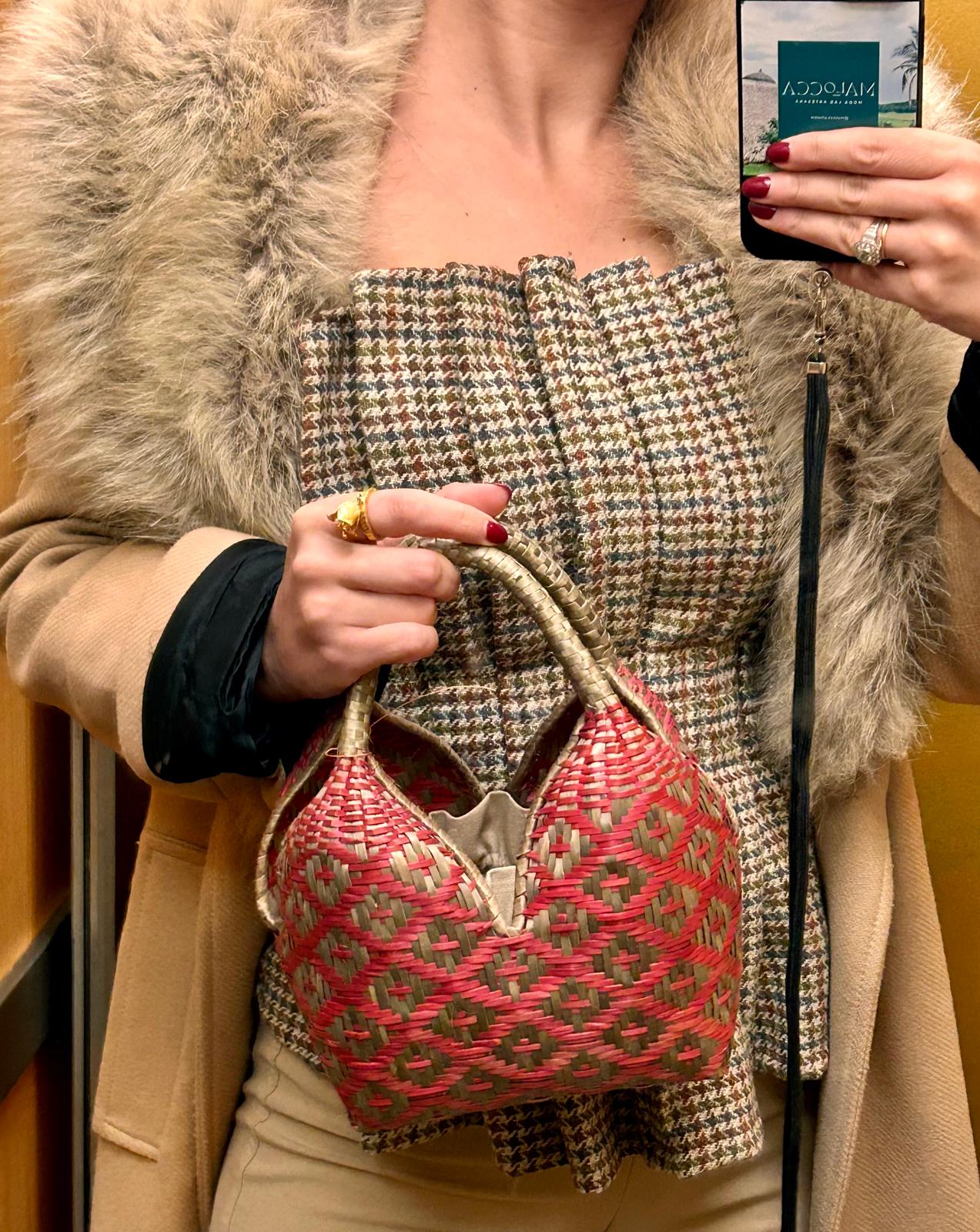 Bolso "Mini Brunita" triángulo rojo y marrón