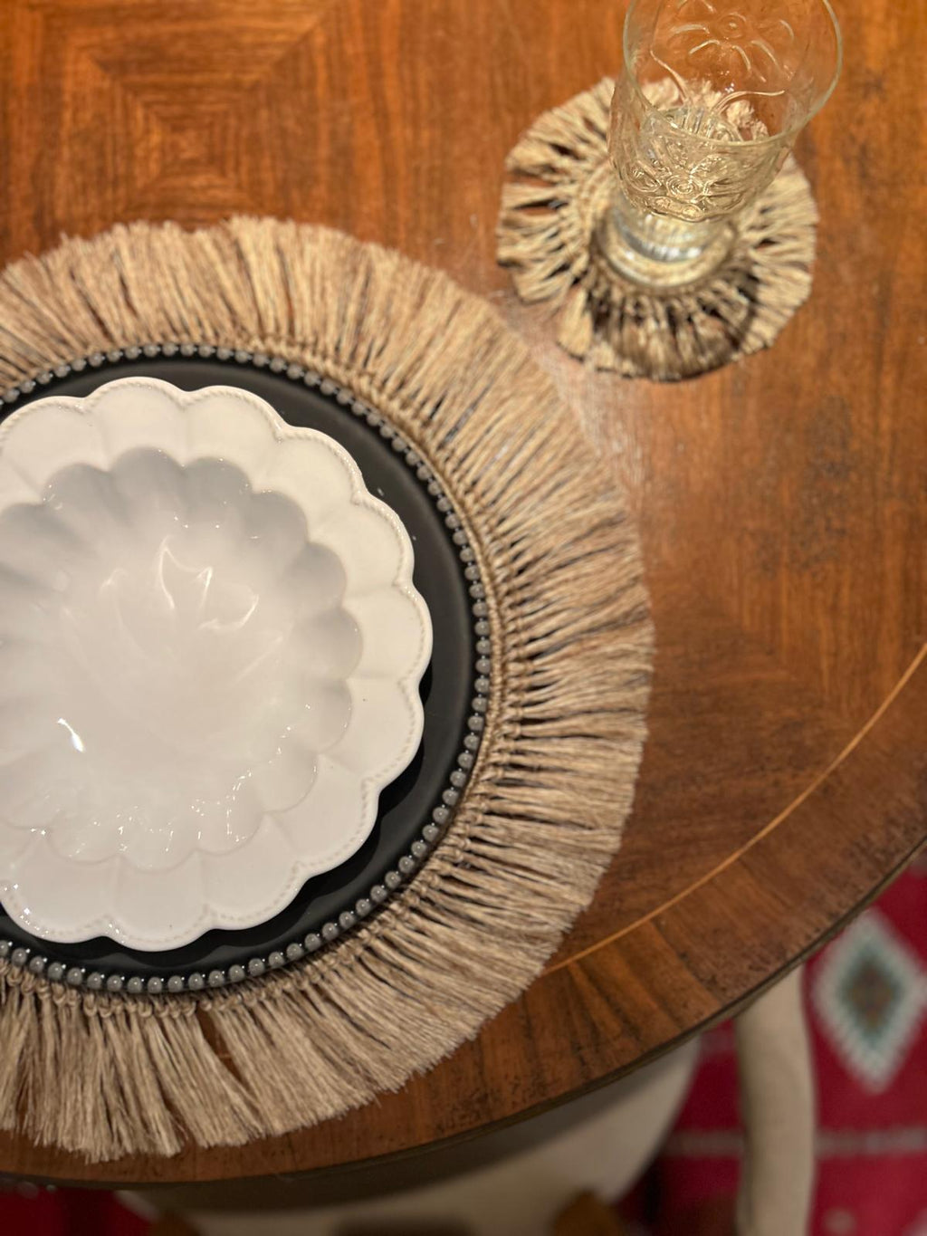 Set de 2 manteles individuales y posavasos "Flecos"