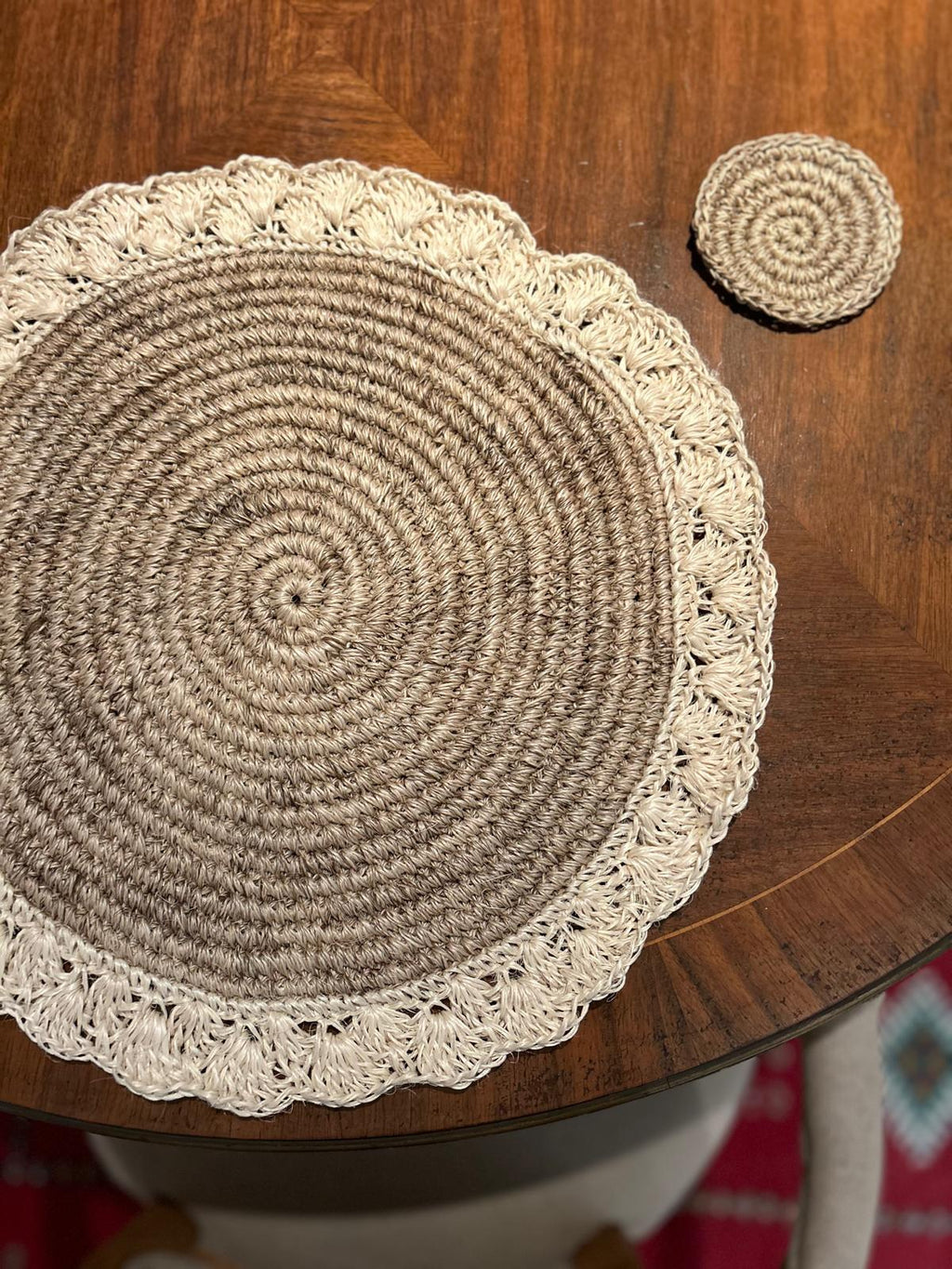 Set de 2 manteles individuales y posavasos festoneado en crudo